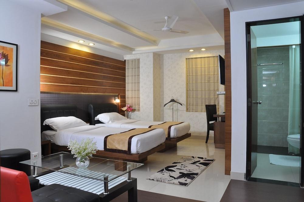 Hotel Niharika Kolkata Luaran gambar