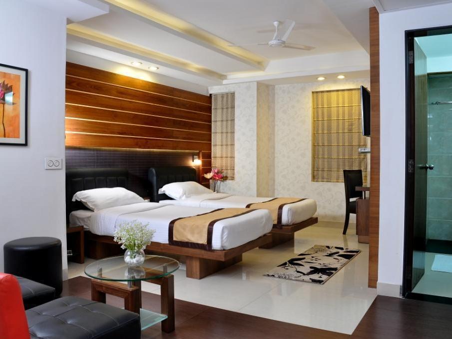 Hotel Niharika Kolkata Luaran gambar