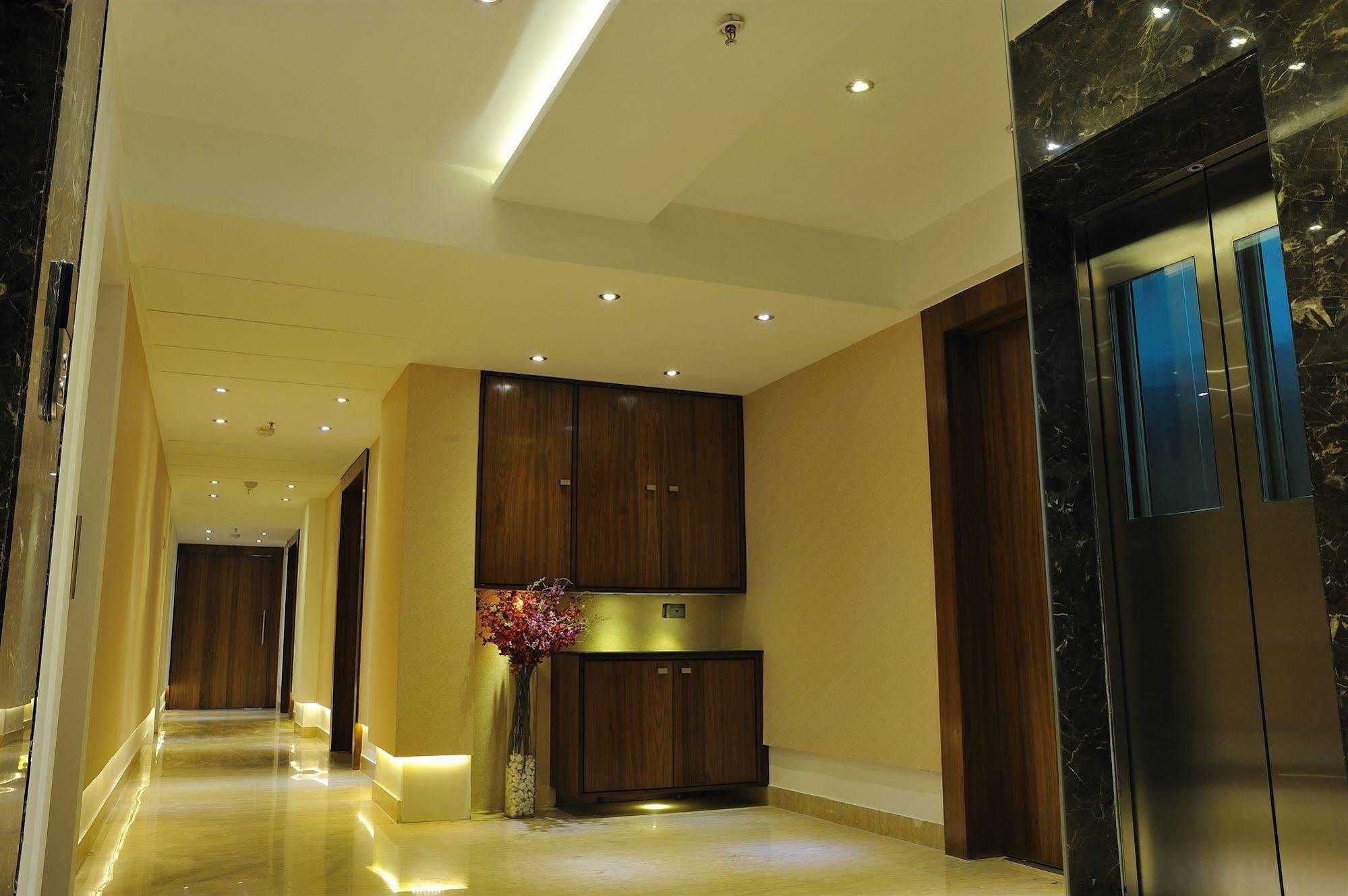 Hotel Niharika Kolkata Luaran gambar