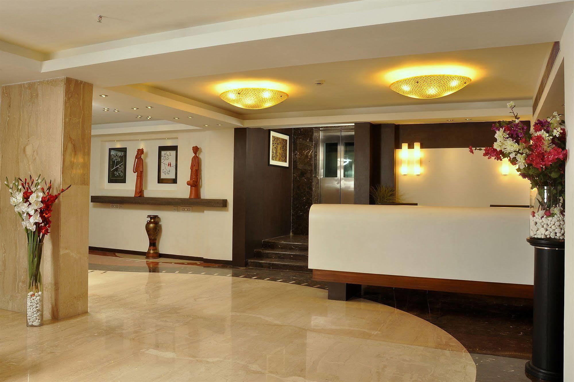 Hotel Niharika Kolkata Luaran gambar