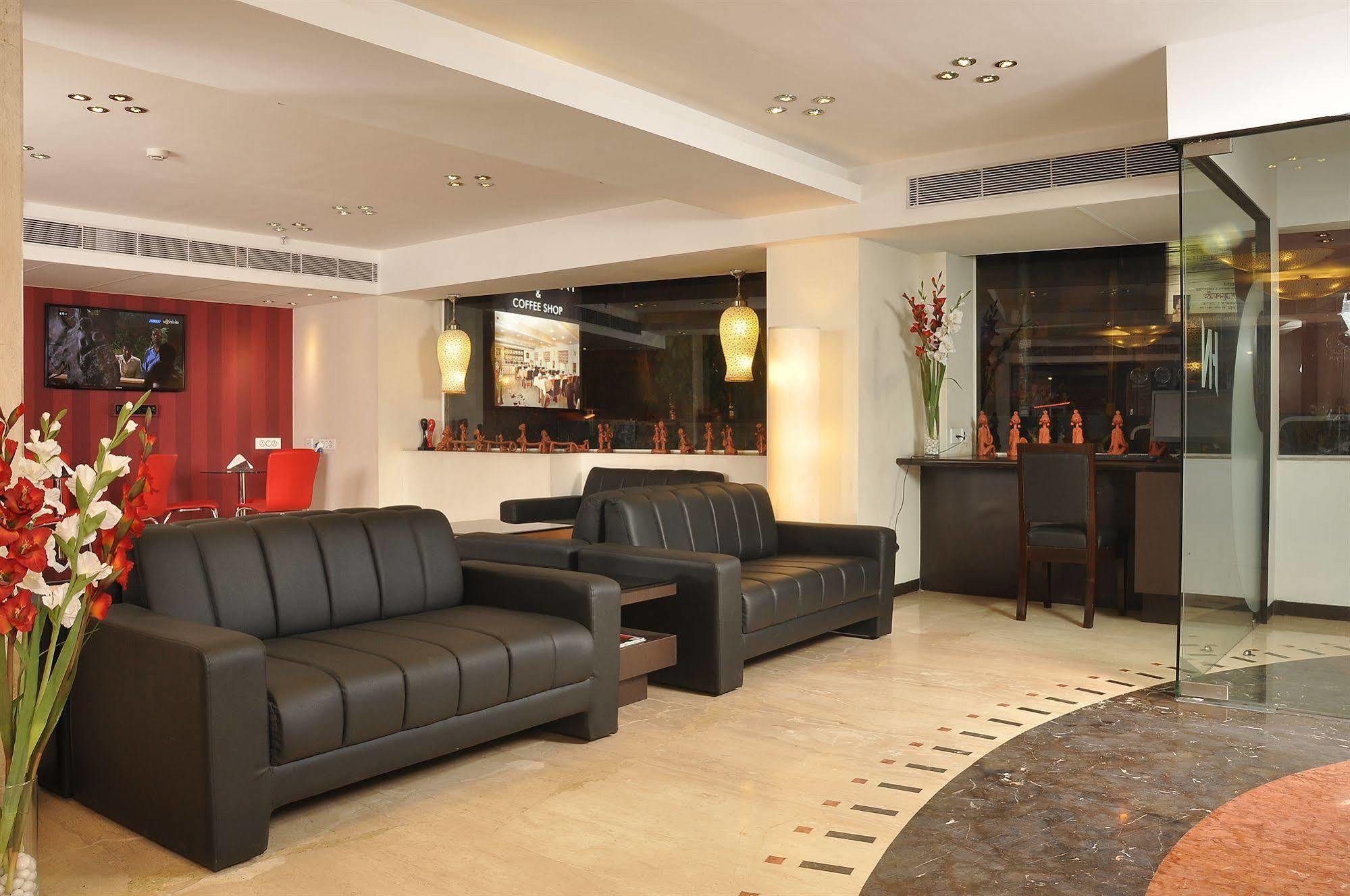 Hotel Niharika Kolkata Luaran gambar