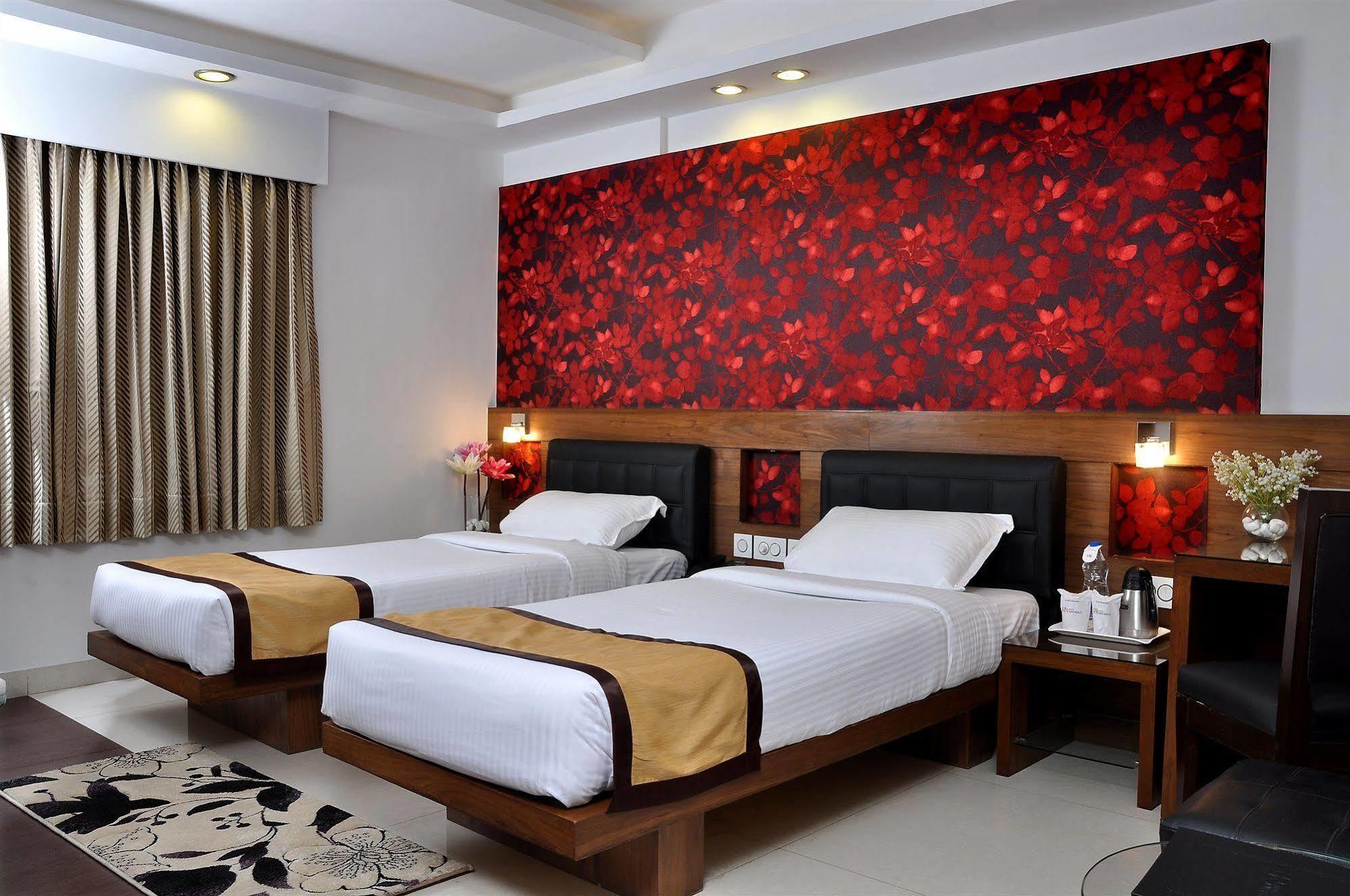 Hotel Niharika Kolkata Luaran gambar