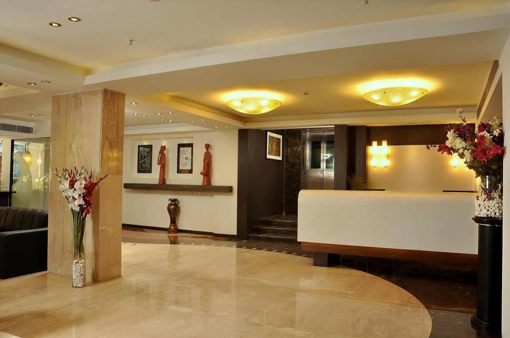 Hotel Niharika Kolkata Luaran gambar